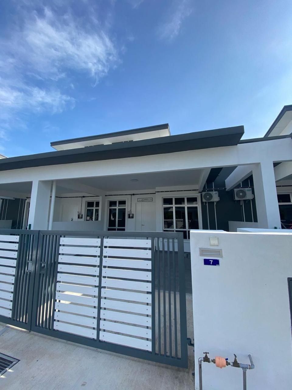 Lekiu Homestay - 5Mins To Klebang Beach 말라카 외부 사진
